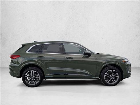 Certified 2025 Audi Q5 Premium w/ Convenience Package AWD/4WD image 4
