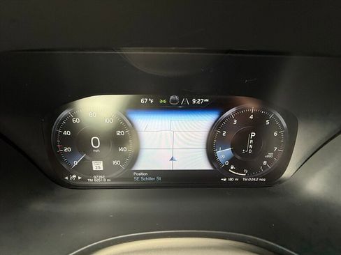 Used 2018 Volvo XC60 T5 Momentum w/ Convenience Package image 21