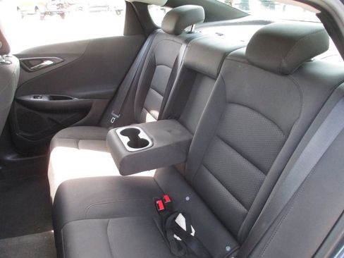 Used 2019 Chevrolet Malibu LT image 17