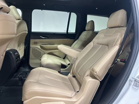 Certified 2024 Jeep Grand Cherokee L Limited w/ Luxury Tech Group II image 39