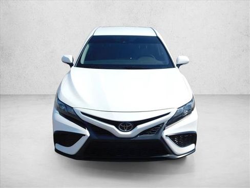 Used 2023 Toyota Camry SE FWD image 3