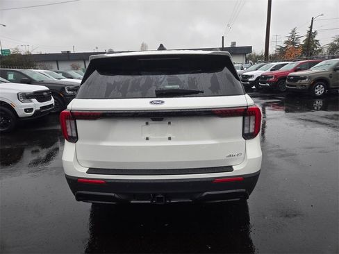 New 2026 Ford Explorer ST-Line image 6