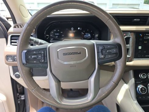 Used 2022 GMC Yukon Denali RWD image 7