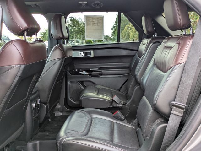 Used 2023 Ford Explorer Platinum w/ Technology Package AWD/4WD image 14
