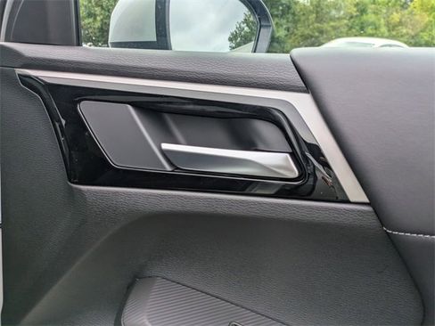 New 2025 Mitsubishi Outlander SE image 34