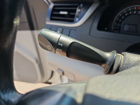 Used 2014 Toyota Camry LE FWD image 34