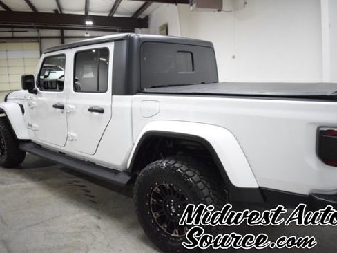 Used 2020 Jeep Gladiator Overland image 3