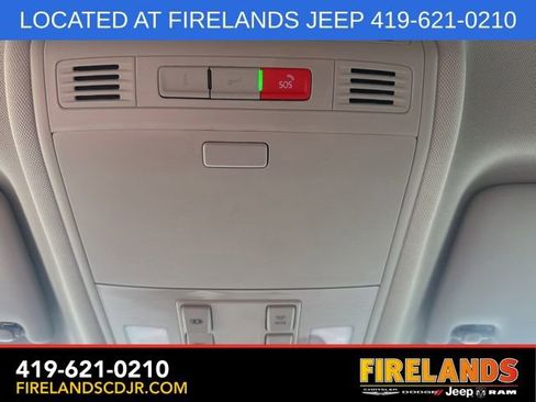 Used 2025 Volkswagen Taos SE image 23