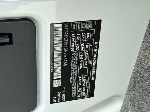 Used 2025 Mercedes-Benz Sprinter 2500 image 22