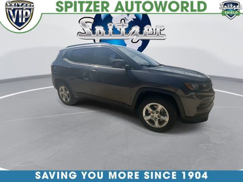 Used 2023 Jeep Compass Latitude w/ Convenience Group AWD/4WD image 2