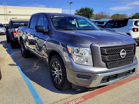Used 2023 Nissan Titan SV image 1