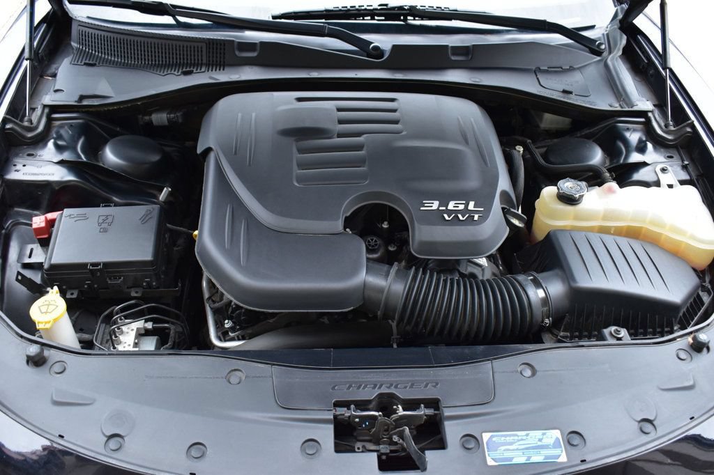 Used 2023 Dodge Charger SXT RWD image 12