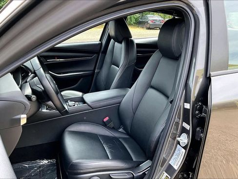 Used 2019 MAZDA MAZDA3 Sedan FWD image 9