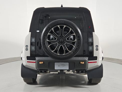 New 2026 Land Rover Defender 110 OCTA AWD/4WD image 7
