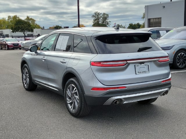 Used 2023 Lincoln Corsair AWD image 3