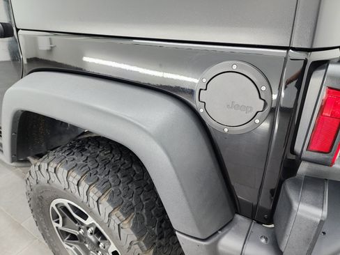 Used 2014 Jeep Wrangler Unlimited Rubicon AWD/4WD image 32