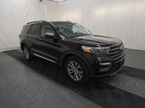 Used 2022 Ford Explorer XLT w/ Equipment Group 202A AWD/4WD image 1