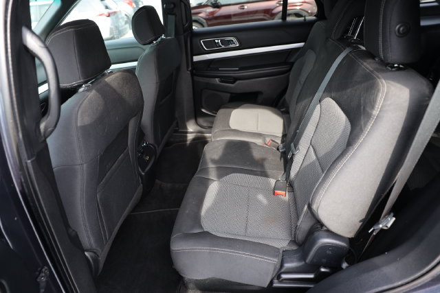 Used 2017 Ford Explorer XLT w/ Equipment Group 201A FWD image 42