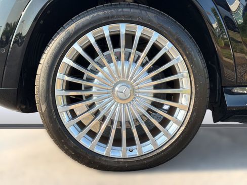 Certified 2024 Mercedes-Benz Maybach GLS 600 4MATIC image 12