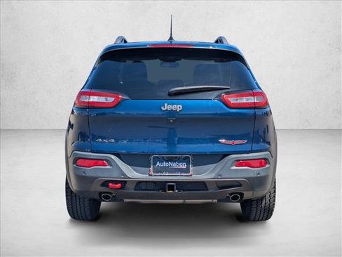Used 2018 Jeep Cherokee Trailhawk w/ Comfort/Convenience Group AWD/4WD image 7