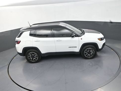 Used 2026 Jeep Compass Trailhawk AWD/4WD image 18