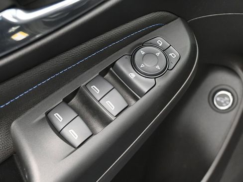 Used 2025 Buick Envista Sport Touring w/ Convenience II Package image 16