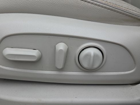 Used 2019 GMC Terrain Denali w/ Advanced Safety Package image 22