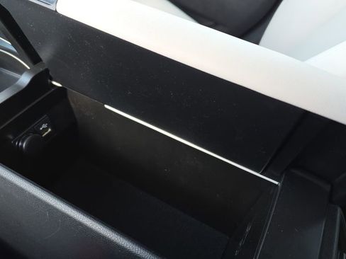 Used 2025 Lexus UX 300h AWD image 28