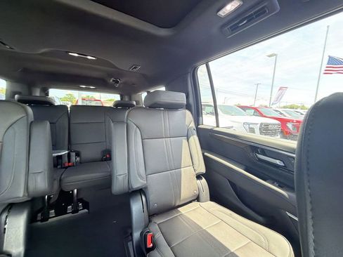 New 2026 Chevrolet Suburban High Country AWD/4WD image 14
