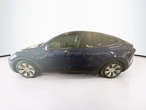 Used 2021 Tesla Model Y Long Range AWD/4WD image 4