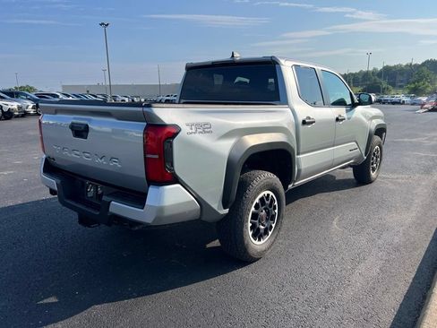 Used 2024 Toyota Tacoma TRD Off-Road AWD/4WD image 3
