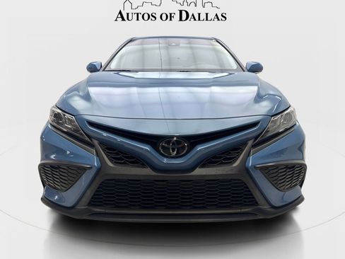 Used 2023 Toyota Camry SE FWD image 3