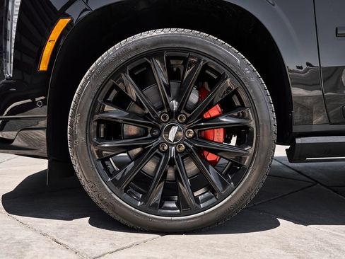 Used 2026 Cadillac Escalade V AWD/4WD image 3