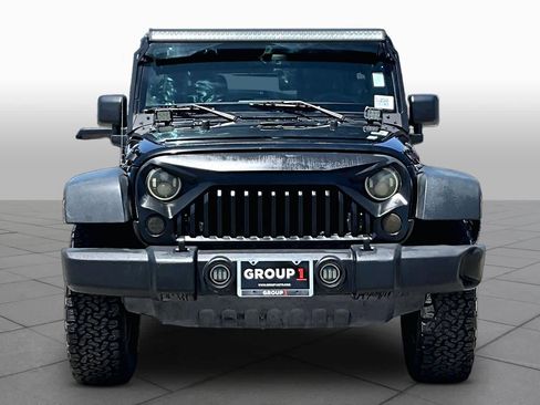 Used 2014 Jeep Wrangler Unlimited Rubicon w/ Connectivity Group AWD/4WD image 4