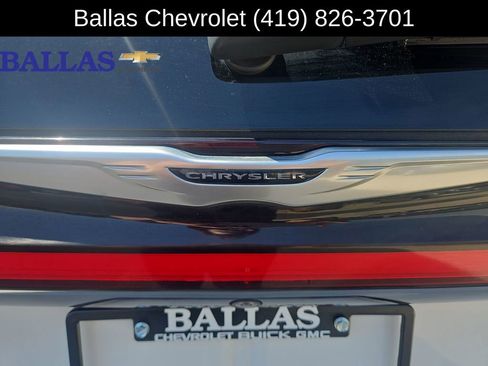 Used 2024 Chrysler Pacifica Touring-L FWD image 32