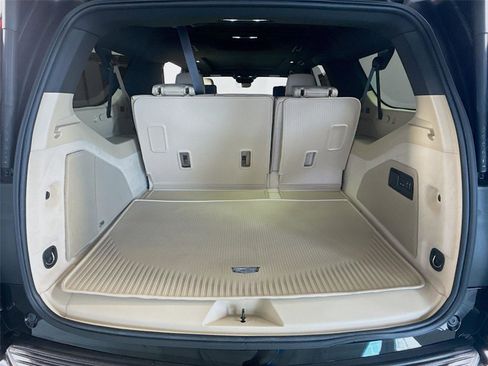 Used 2024 Cadillac Escalade ESV Premium Luxury image 21