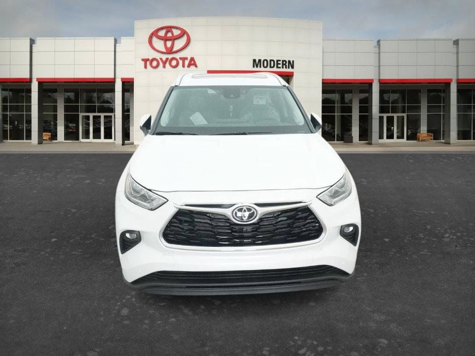 New 2026 Toyota Highlander Limited AWD/4WD image 18