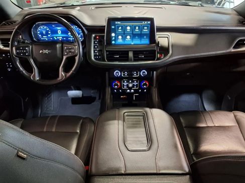 Used 2022 Chevrolet Suburban RST w/ Sport Performance Package image 20