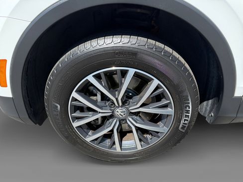 Used 2019 Volkswagen Tiguan SE AWD/4WD image 9