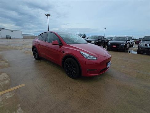Used 2023 Tesla Model Y Long Range AWD/4WD image 4