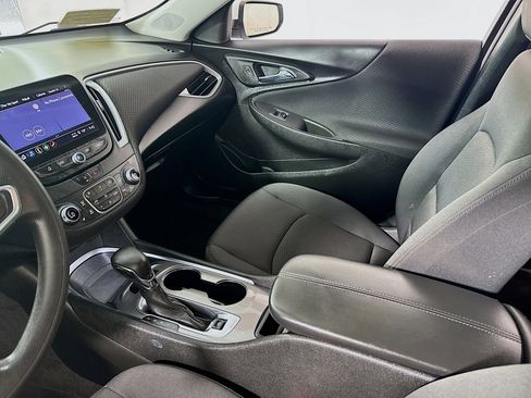 Used 2022 Chevrolet Malibu LT FWD image 24