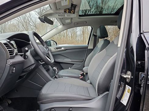 New 2026 Volkswagen Taos SE FWD image 10
