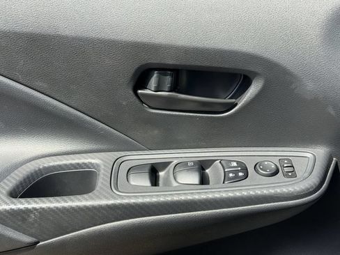Used 2025 Nissan Versa S w/ Trunk Package FWD image 20