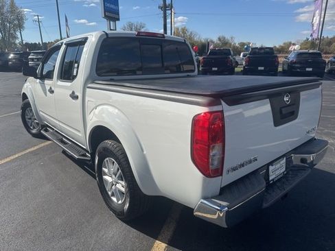 Used 2016 Nissan Frontier SV image 5