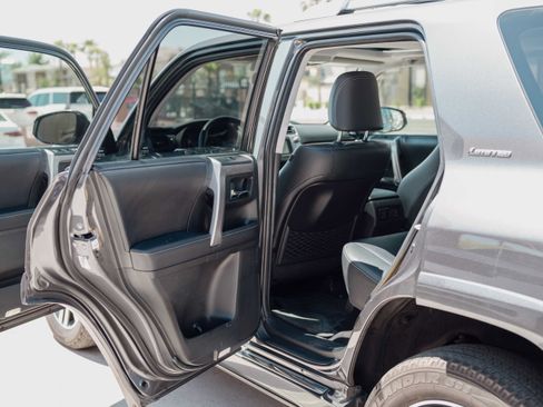 Used 2018 Toyota 4Runner Limited AWD/4WD image 11
