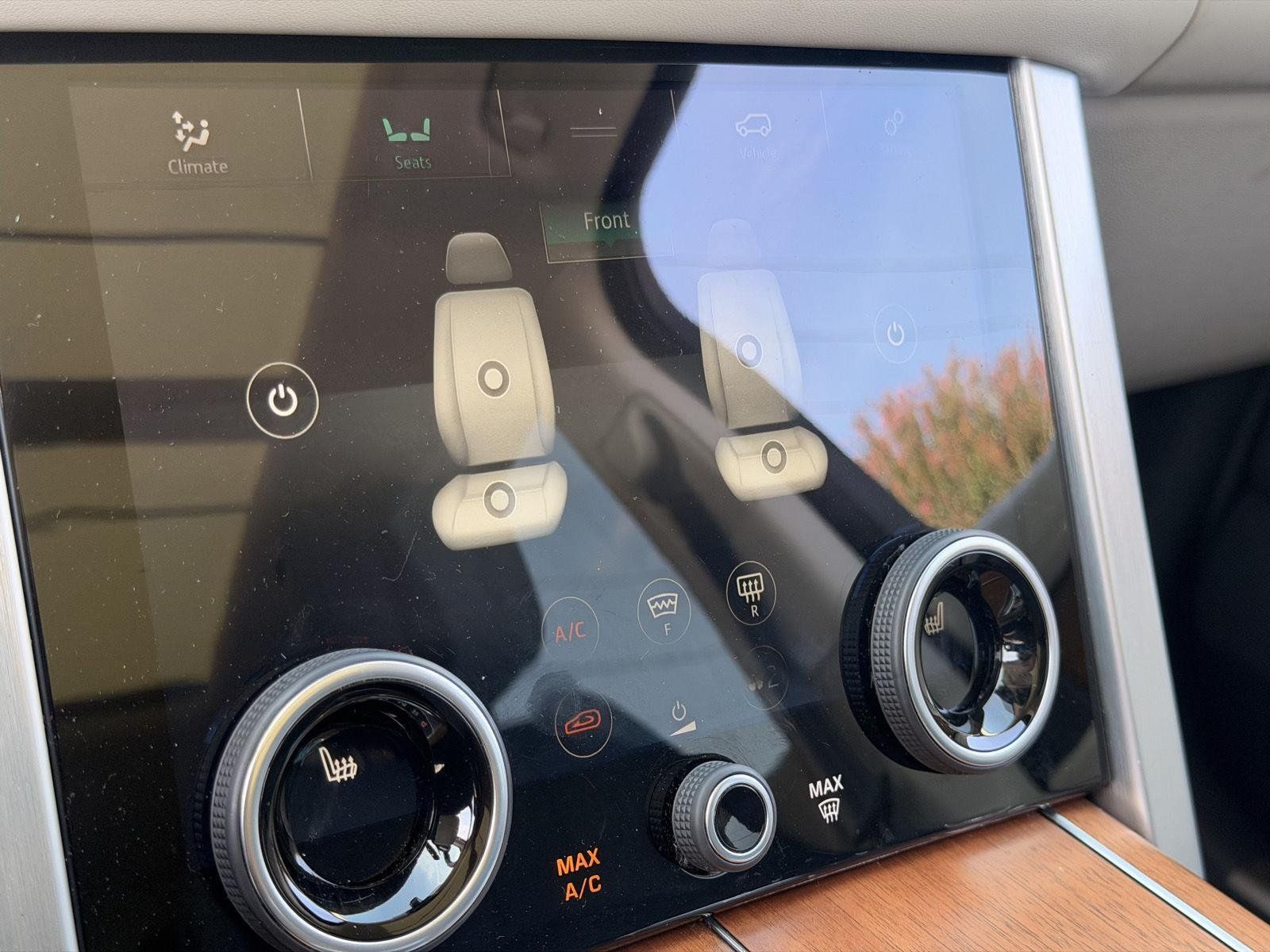 Used 2019 Land Rover Range Rover HSE AWD/4WD image 29