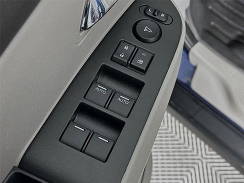 Used 2015 Honda Odyssey LX image 18