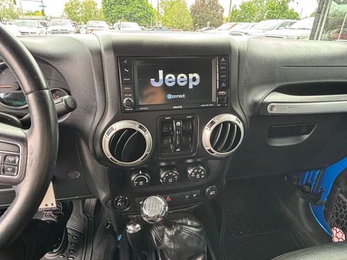 Used 2016 Jeep Wrangler Unlimited Sahara w/ Mopar Chrome Edition Group AWD/4WD image 15