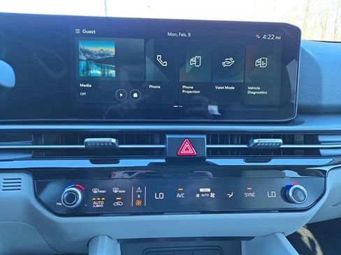 New 2026 Kia Sportage EX FWD image 10