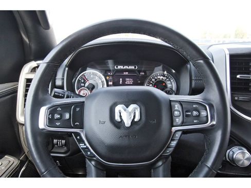 Used 2025 RAM 1500 Laramie AWD/4WD image 17